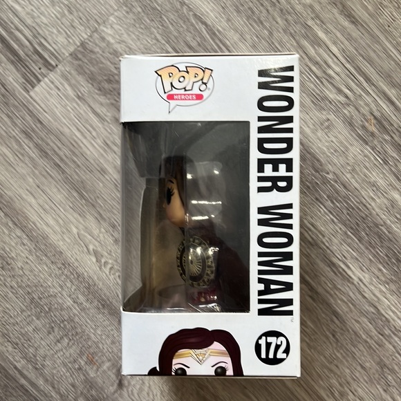 Wonder Woman Pop Funko - Picture 2 of 6
